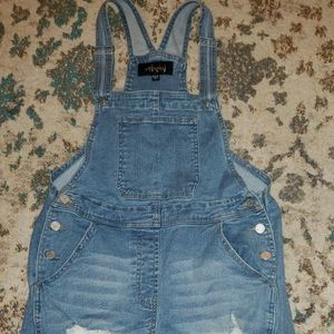 Short overalls